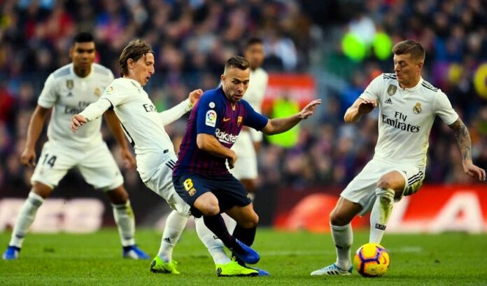 barcelona and real madrid lost to weak teams in spanish league