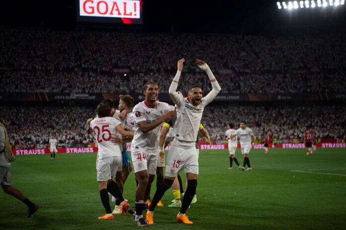 UEFA Europa League Sevilla beat Manchester United 3-0, will face Juventus in the semi-finals latest sports news in hindi