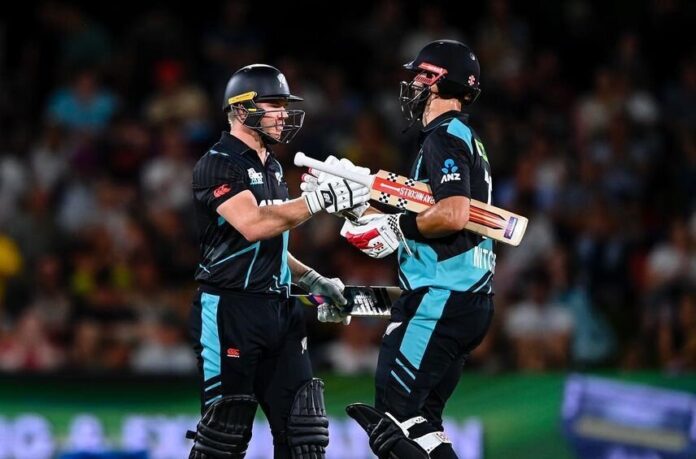 NZ vs PAK 4th t20, new Zealand beat Pakistan by 7 wickets, glenn philips and Mitchell grabbed the match for kiwis