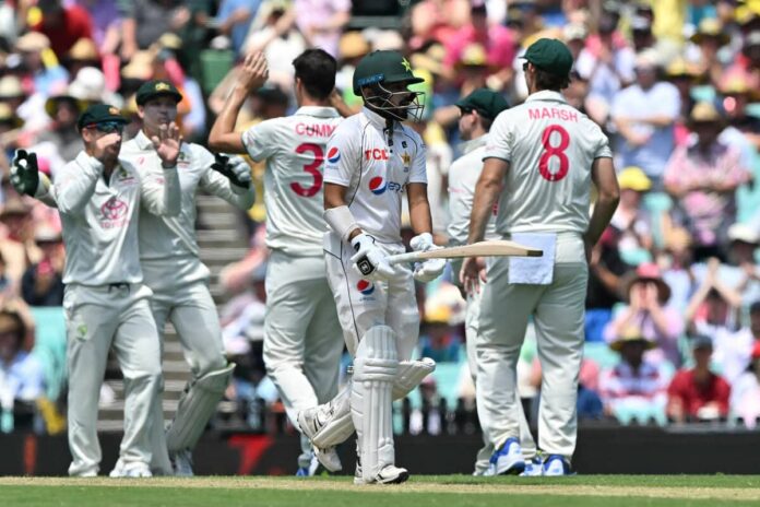 AUS vs PAK australia on driving seat in Sydney test, Pakistan 68/7 at stumps on day three, just lead by 82 runs