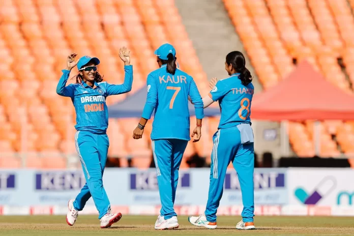 IND W vs AUS W 1st odi today of series of 3 matches, harmanprit kaur, smriti mandhana